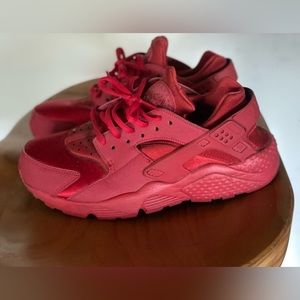 Nike Hurrache, Size 7.5 Women’s